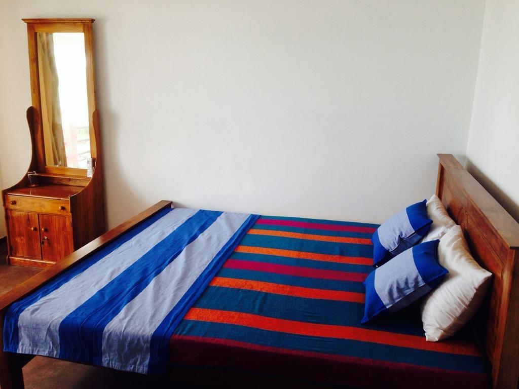 Rainbow Beach Hotel Хиккадува Экстерьер фото