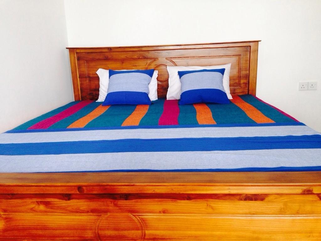 Rainbow Beach Hotel Хиккадува Экстерьер фото