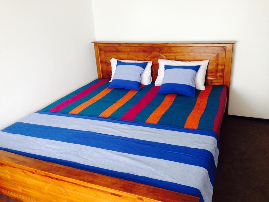 Rainbow Beach Hotel Хиккадува Номер фото