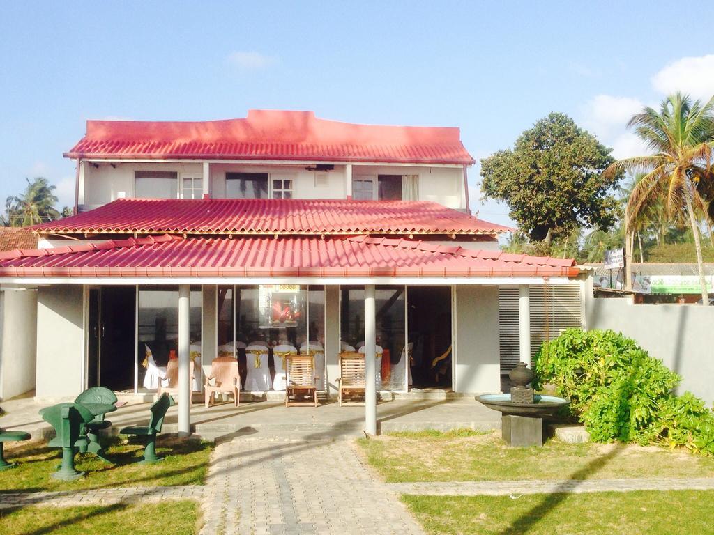 Rainbow Beach Hotel Хиккадува Экстерьер фото
