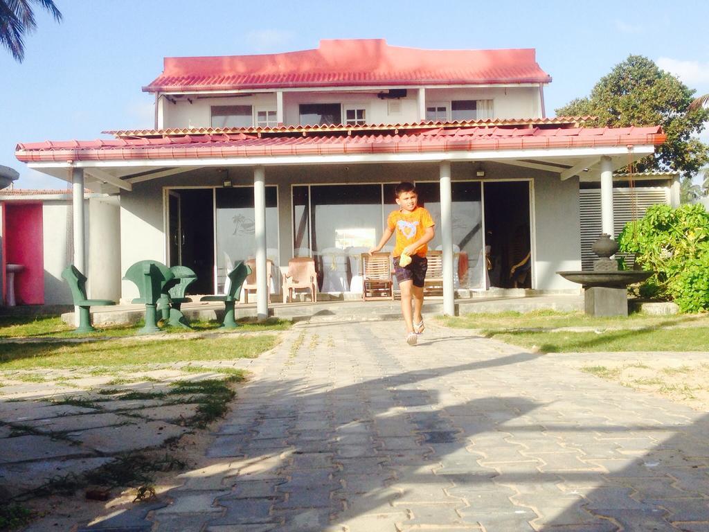 Rainbow Beach Hotel Хиккадува Экстерьер фото