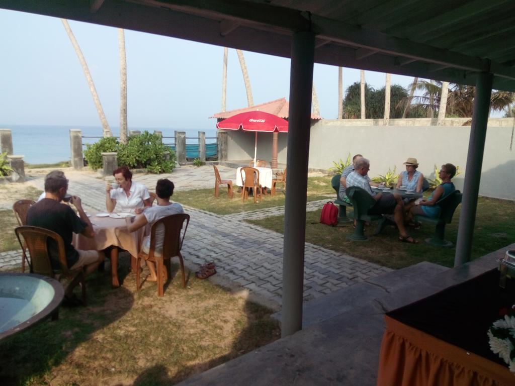 Rainbow Beach Hotel Хиккадува Экстерьер фото