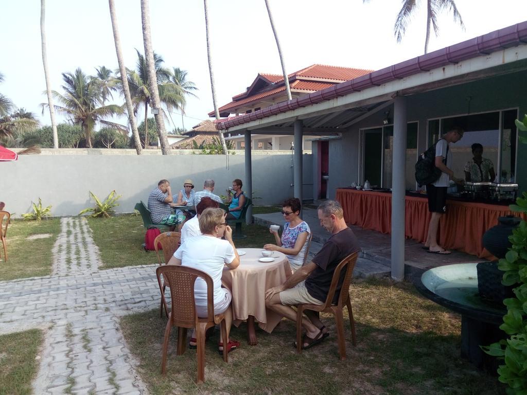 Rainbow Beach Hotel Хиккадува Экстерьер фото
