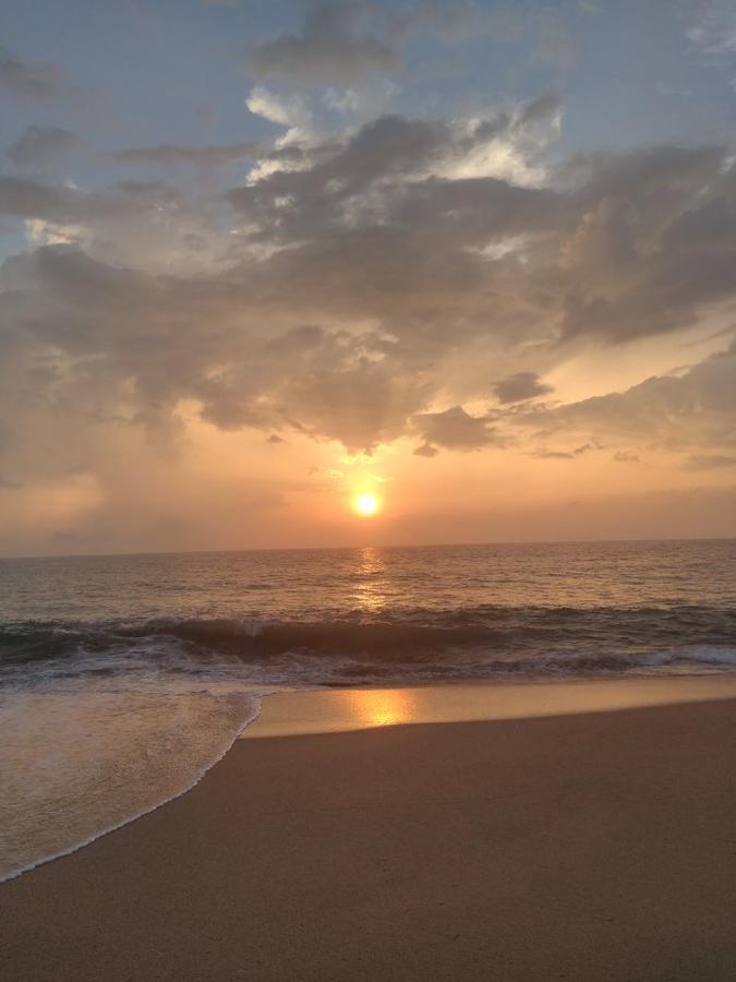 Rainbow Beach Hotel Хиккадува Экстерьер фото