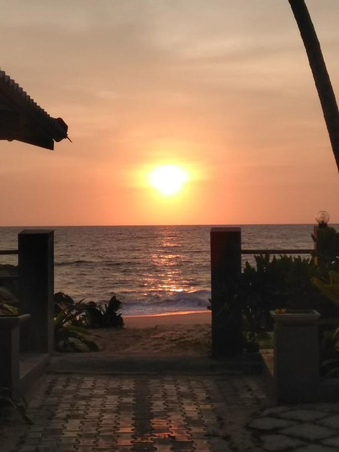 Rainbow Beach Hotel Хиккадува Экстерьер фото