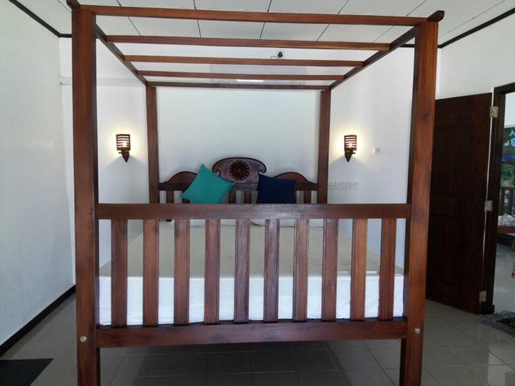 Rainbow Beach Hotel Хиккадува Экстерьер фото