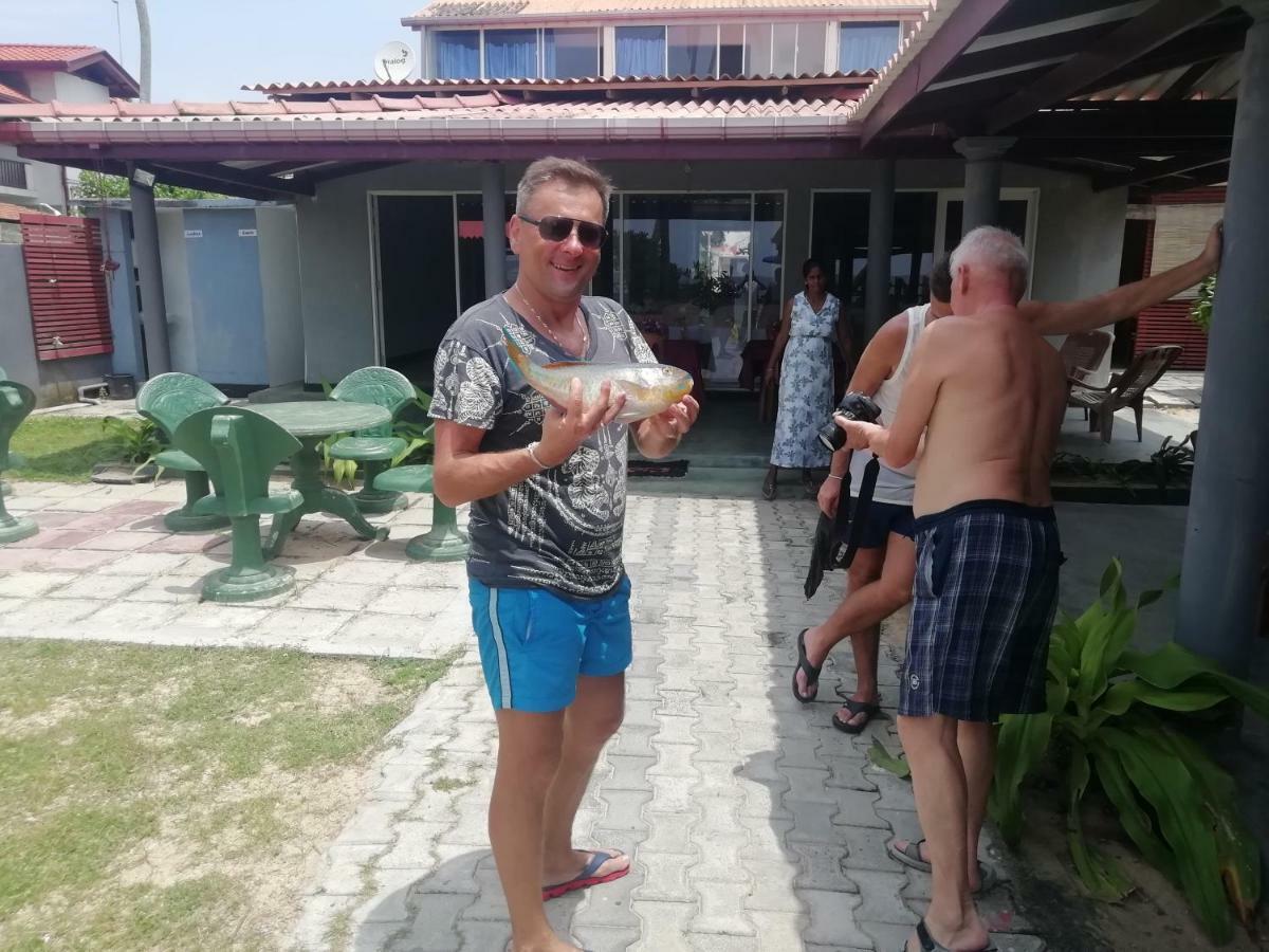 Rainbow Beach Hotel Хиккадува Экстерьер фото