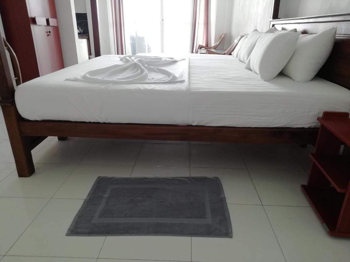 Rainbow Beach Hotel Хиккадува Номер фото